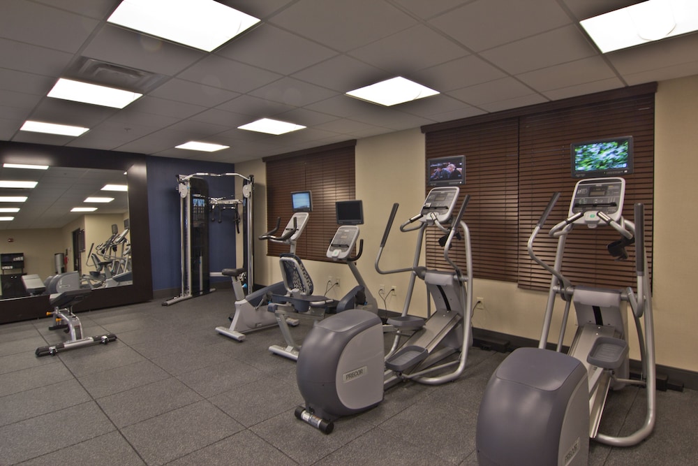 hampton inn and suites columbus scioto downs