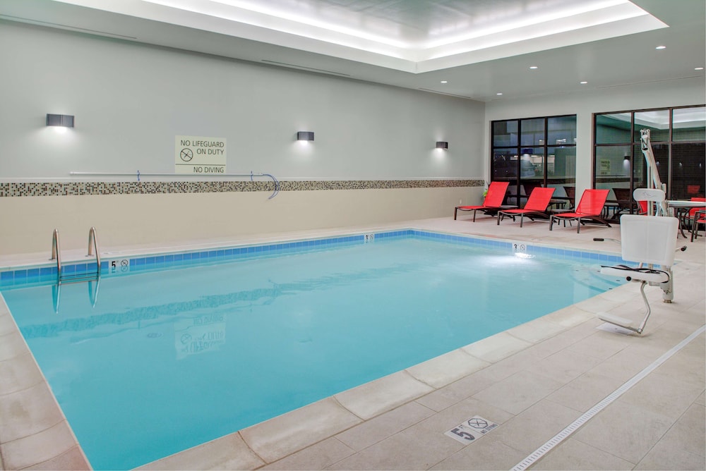 hampton inn and suites columbus scioto downs
