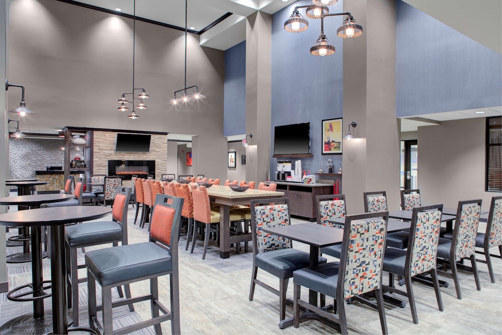 hampton inn and suites columbus scioto downs