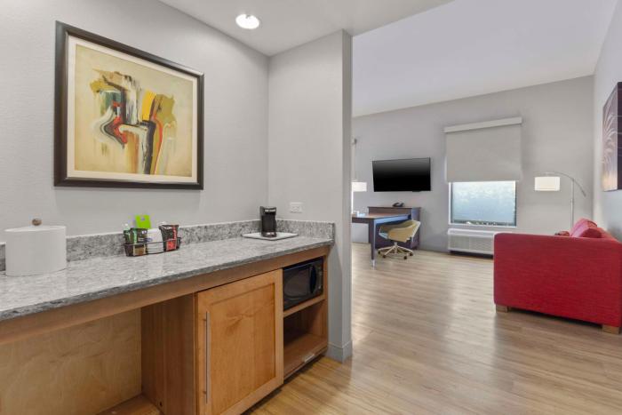 hampton inn and suites columbus scioto downs
