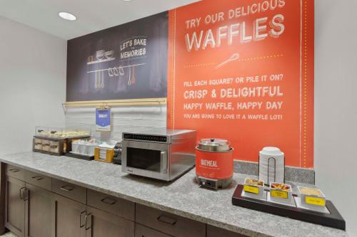 hampton inn and suites columbus scioto downs