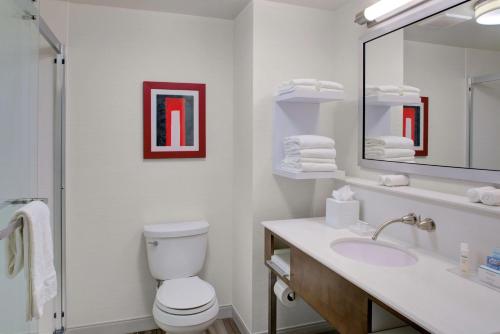 hampton inn and suites columbus scioto downs