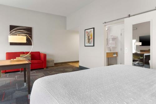 hampton inn and suites columbus scioto downs