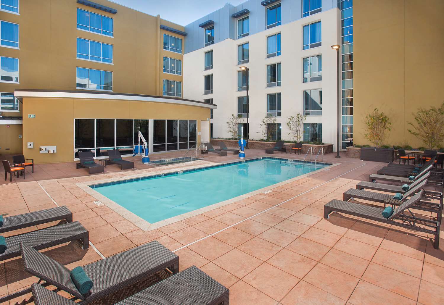 hilton garden inn burbank los angeles