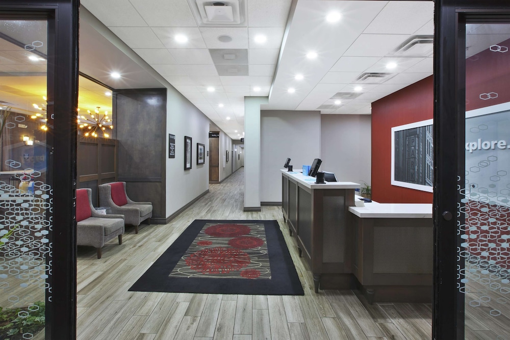 hampton inn by hilton detroit dearborn