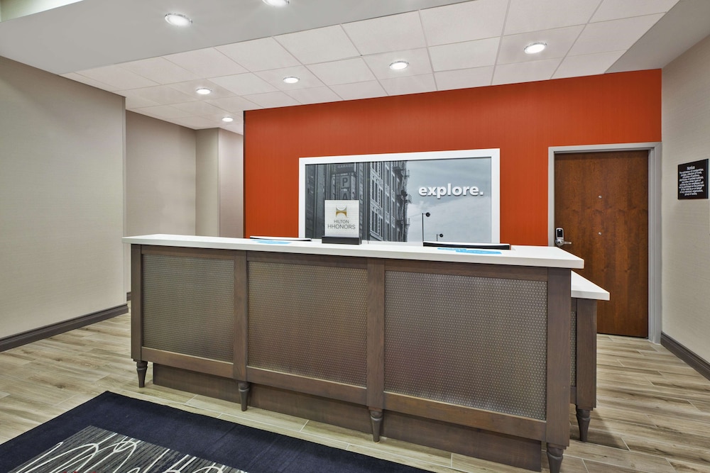 hampton inn by hilton detroit dearborn