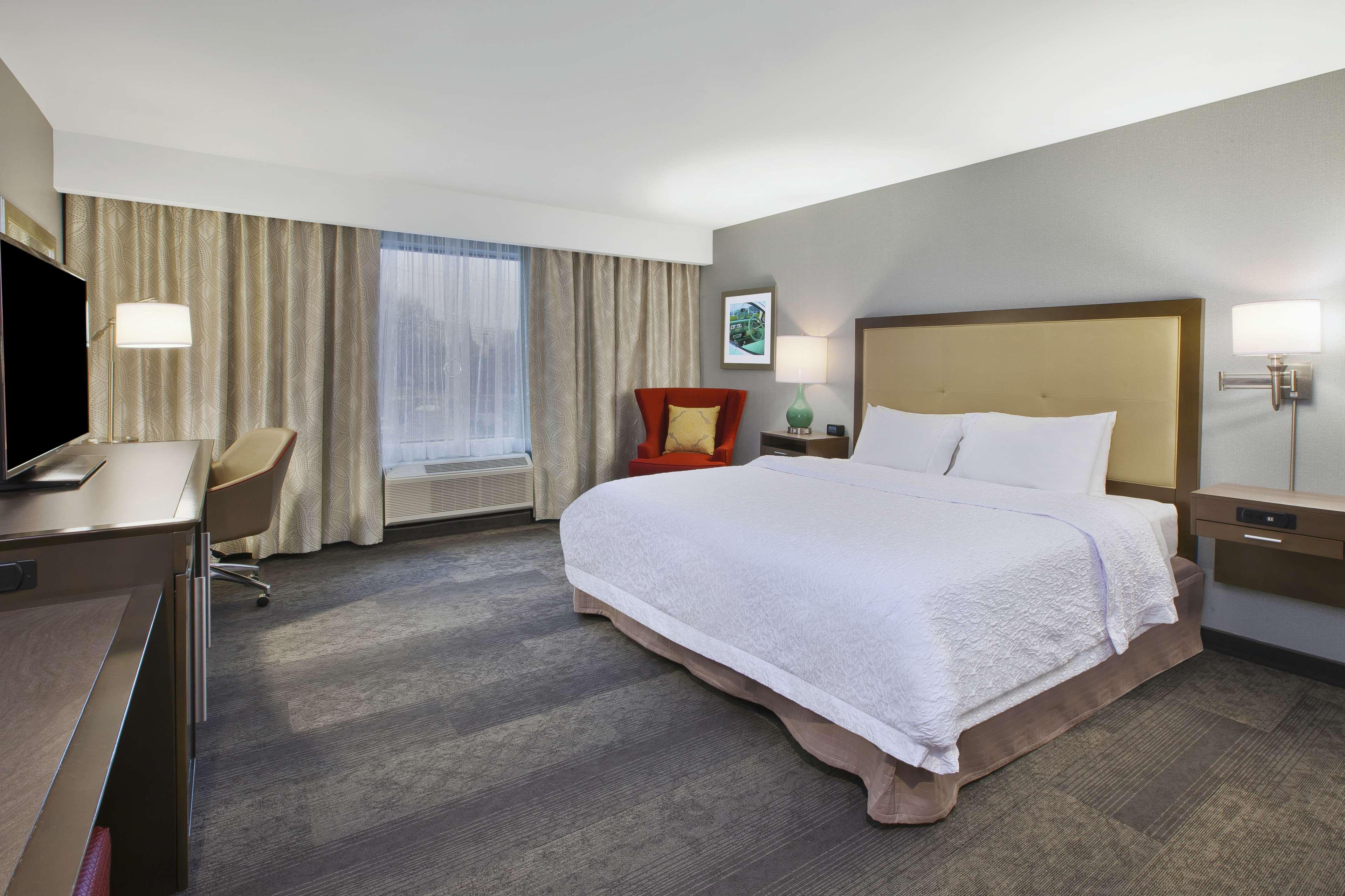 hampton inn by hilton detroit dearborn