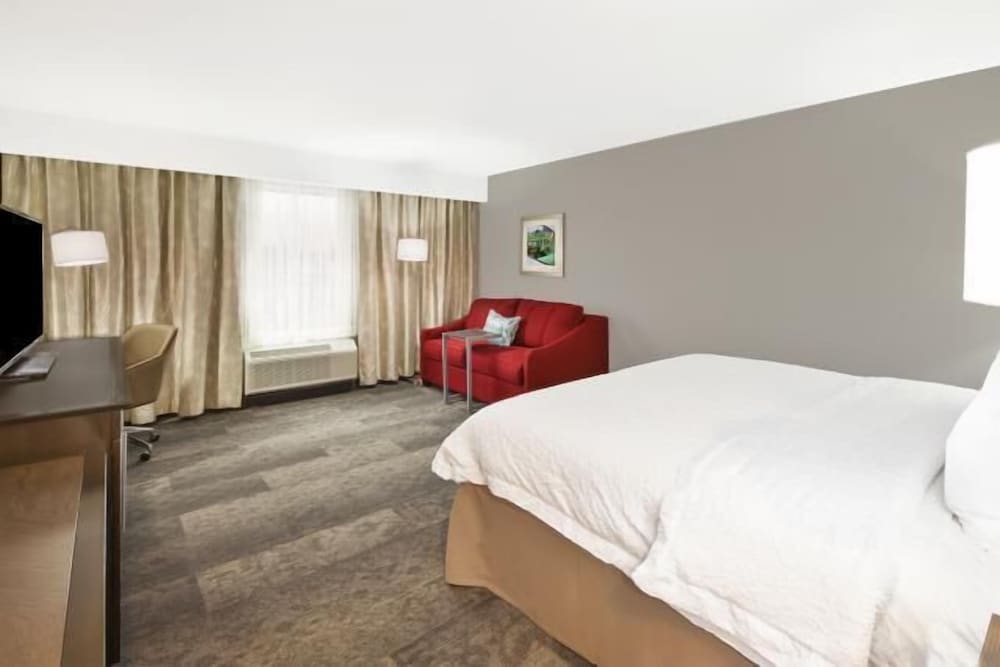 hampton inn by hilton detroit dearborn