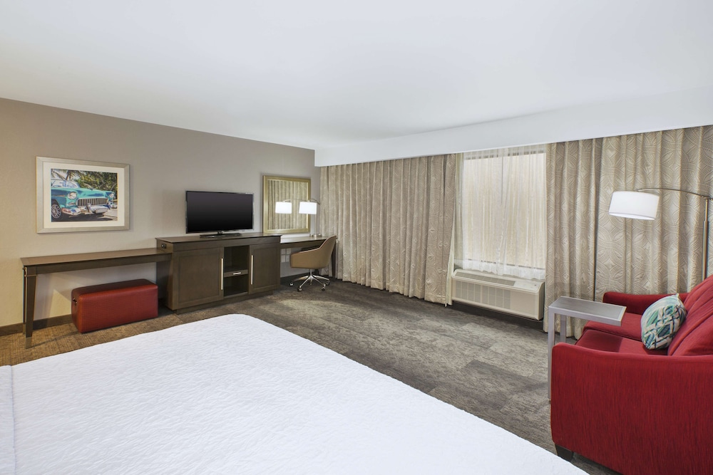 hampton inn by hilton detroit dearborn