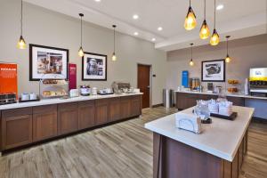 hampton inn by hilton detroit dearborn