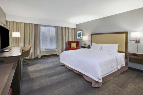 hampton inn by hilton detroit dearborn