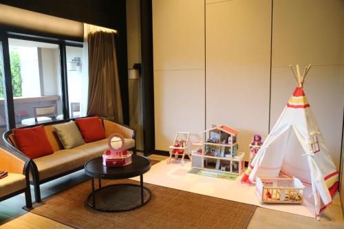 hilton ningbo dongqian lake