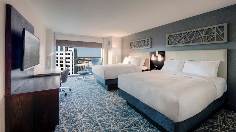 hilton norfolk the main