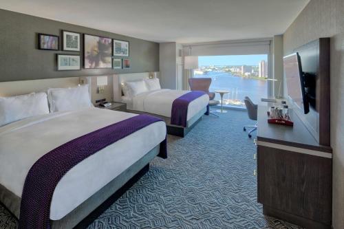 hilton norfolk the main