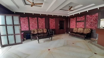 kalyan tourist home