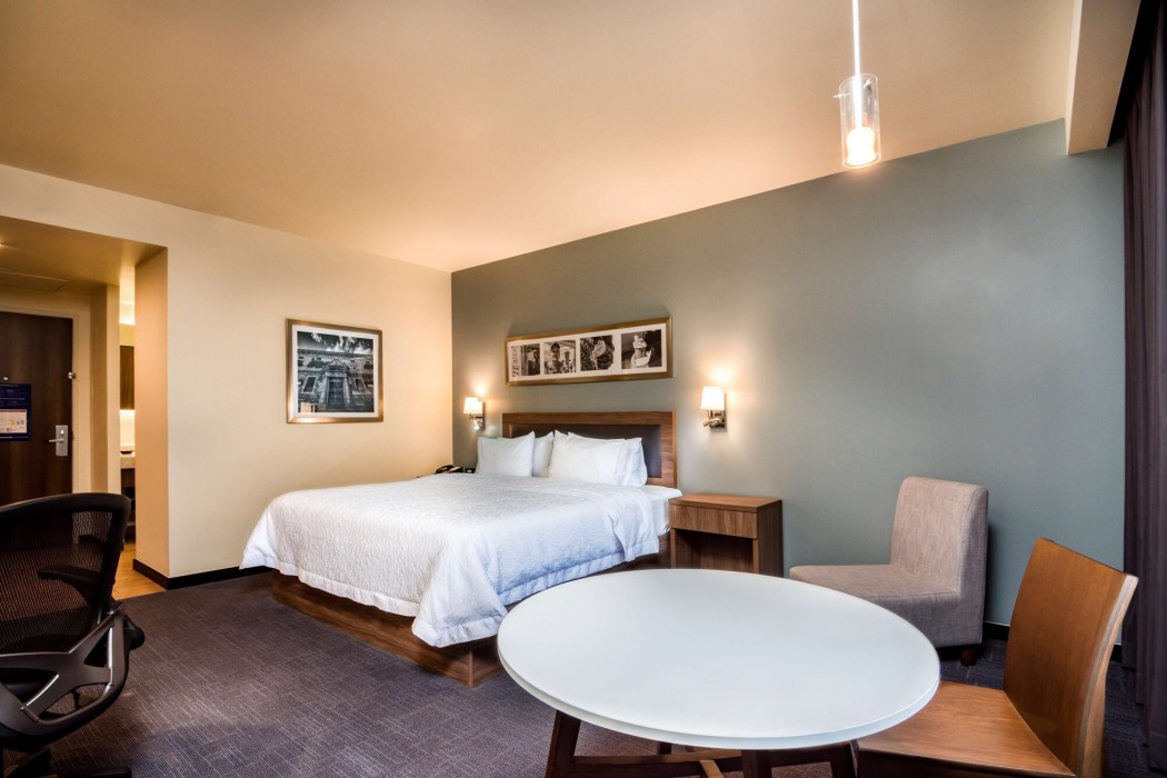 hampton inn and suites by hilton salamanca bajio