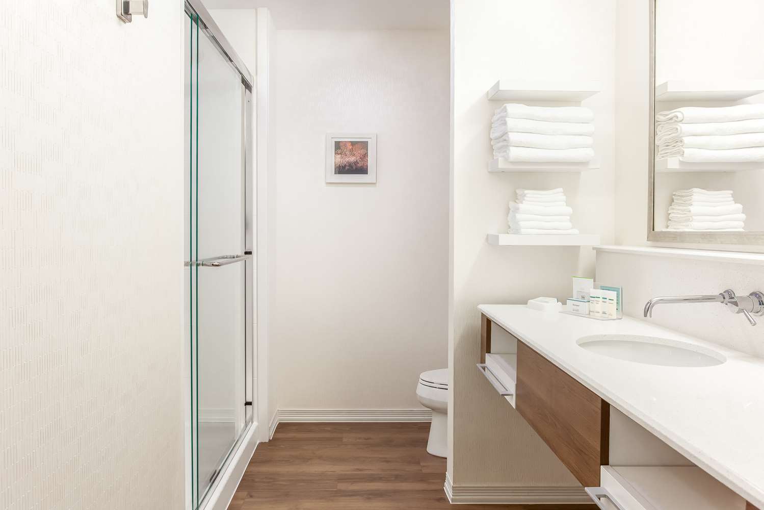 hampton inn and suites niles warren