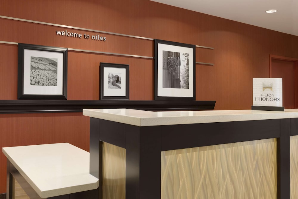 hampton inn and suites niles warren