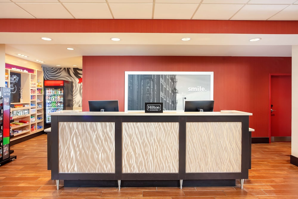 hampton inn and suites niles warren