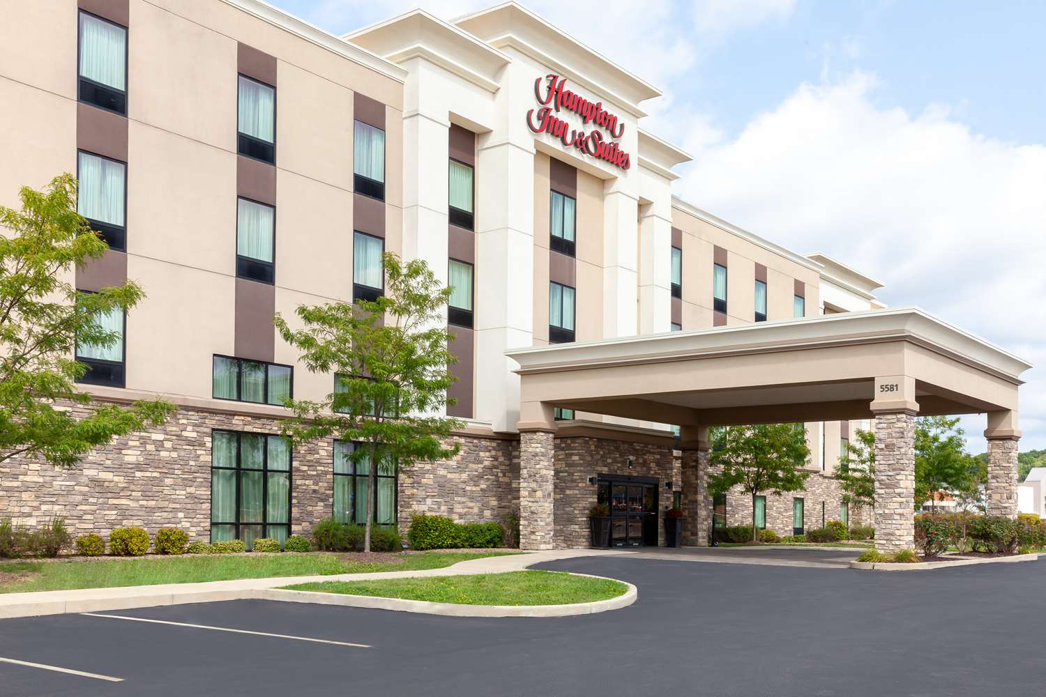 hampton inn and suites niles warren