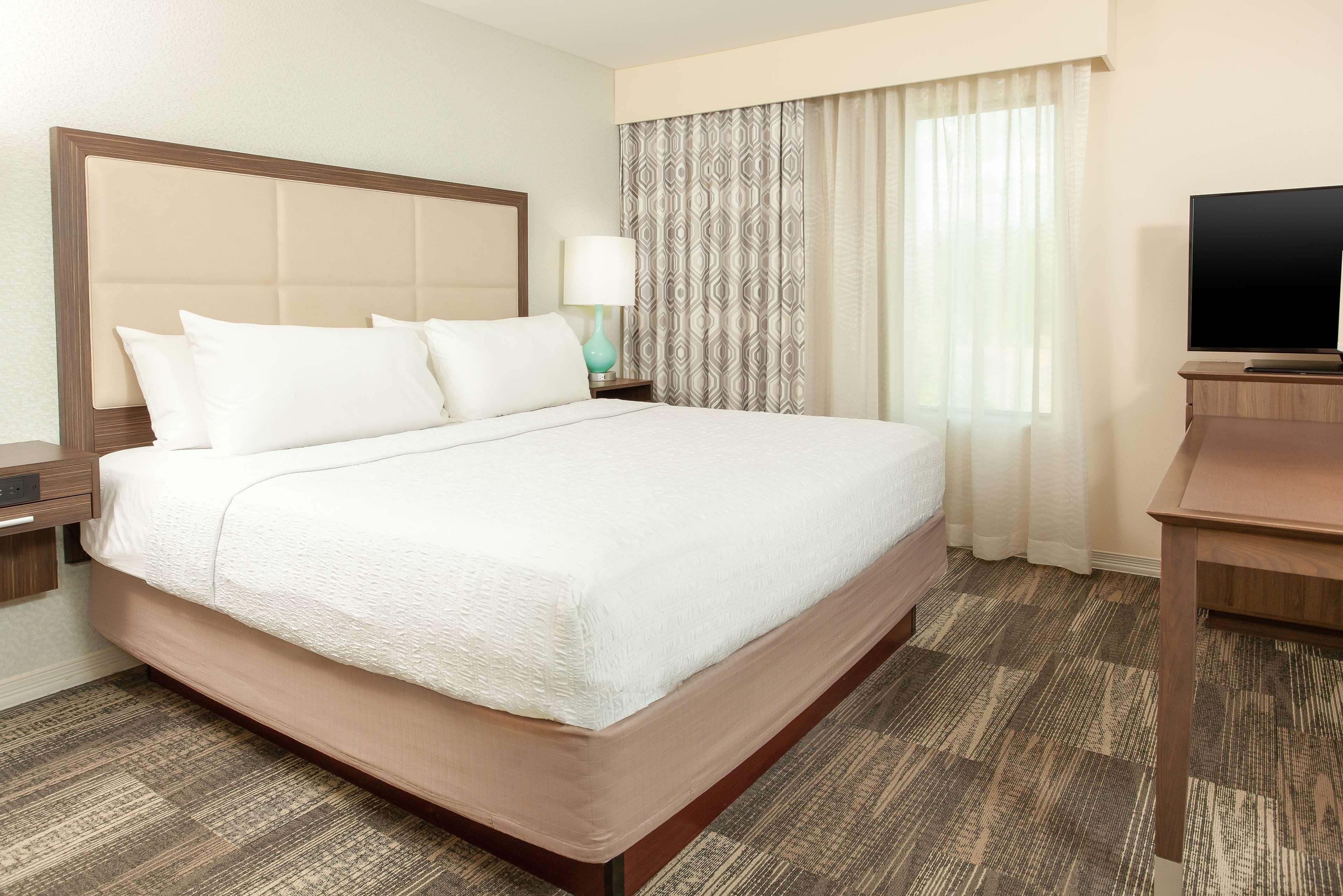 hampton inn and suites niles warren