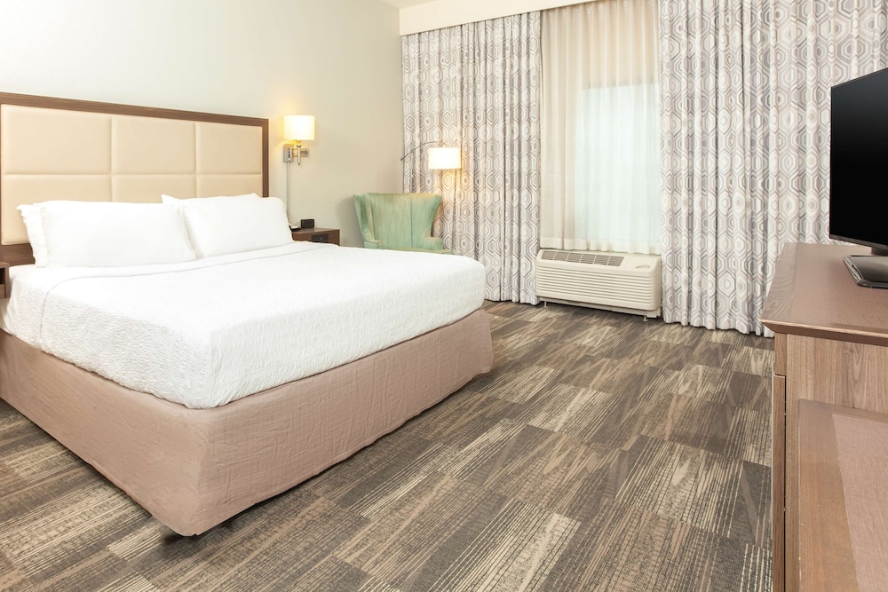 hampton inn and suites niles warren
