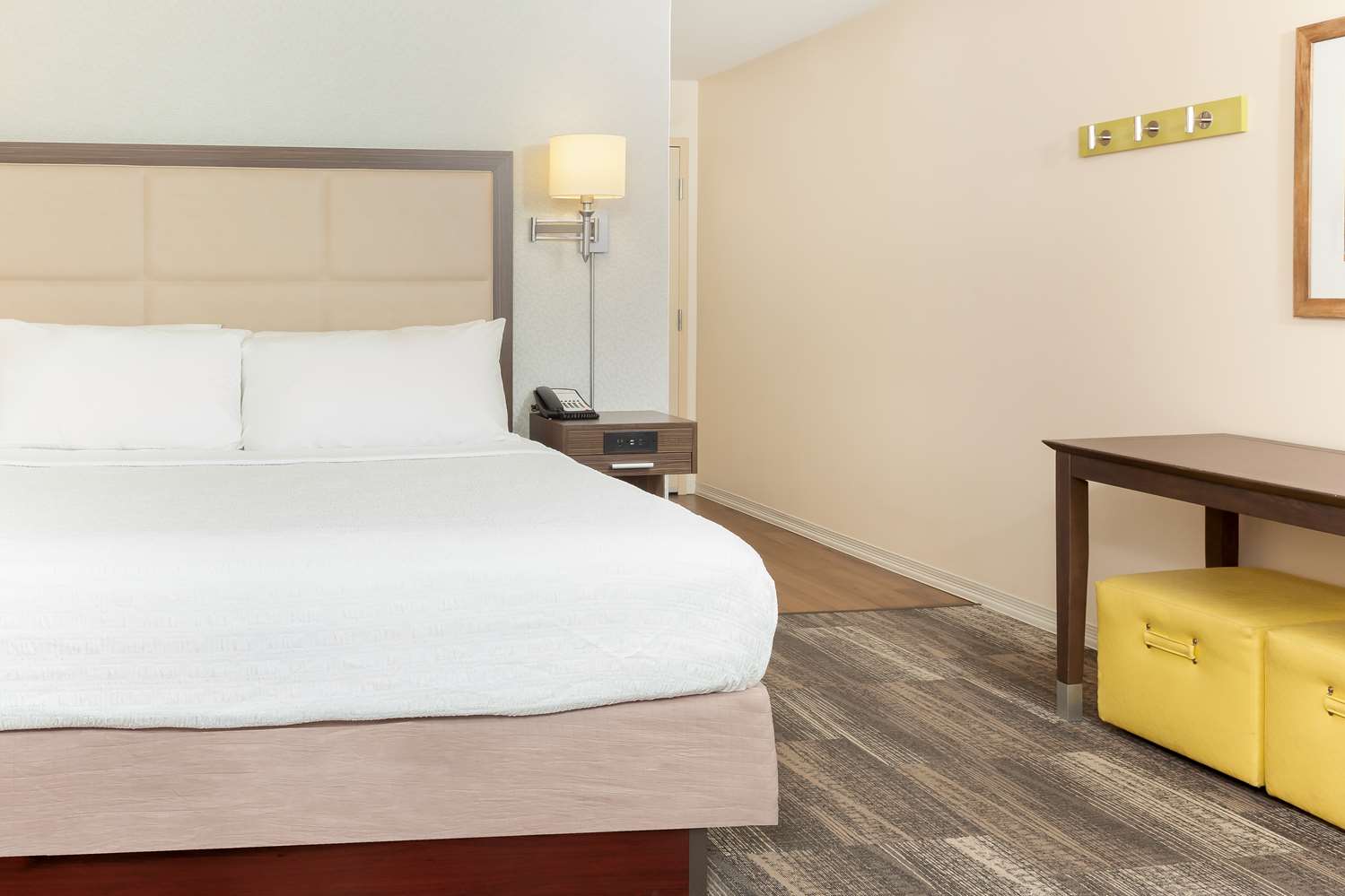 hampton inn and suites niles warren