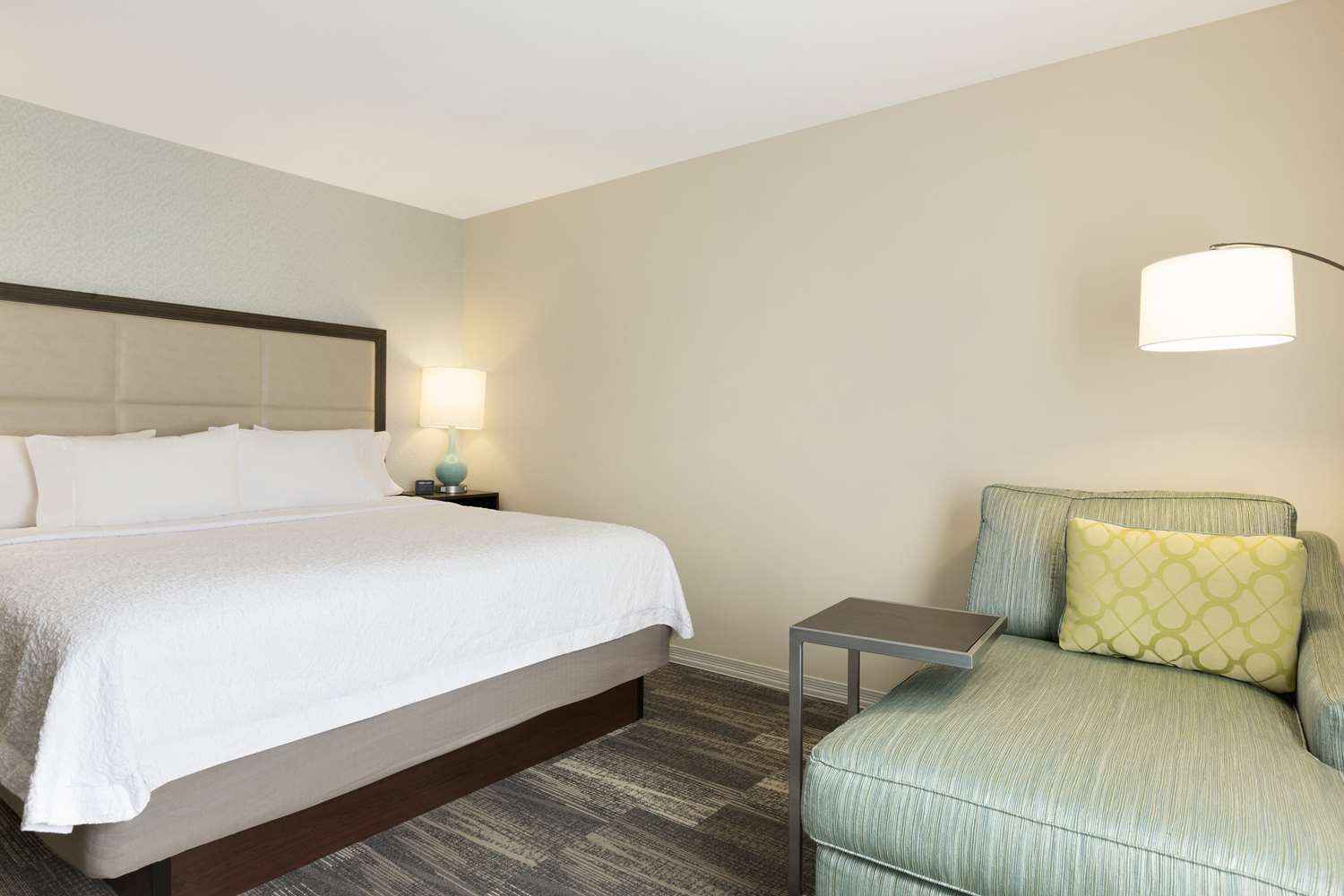 hampton inn and suites niles warren