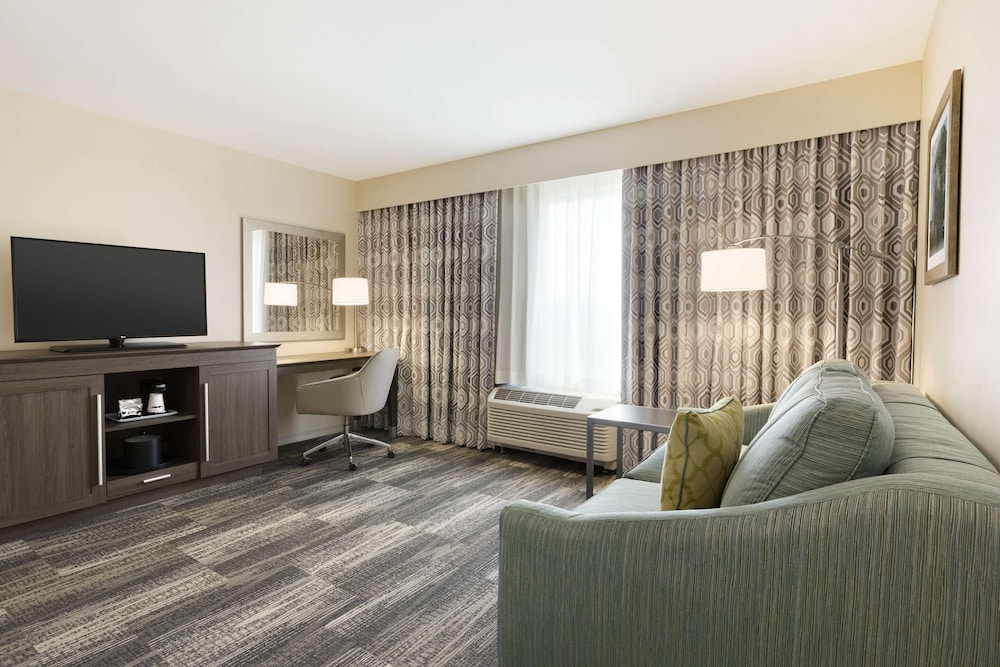 hampton inn and suites niles warren