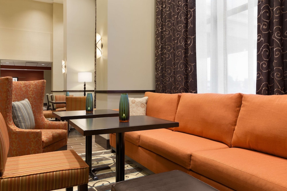 hampton inn and suites niles warren