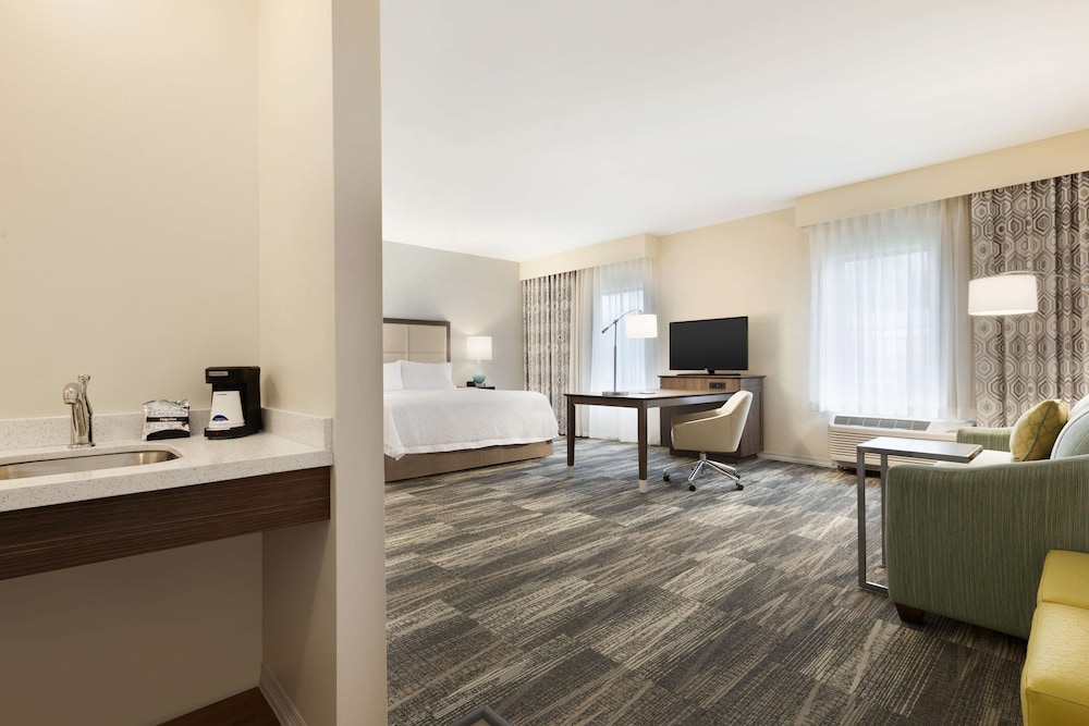 hampton inn and suites niles warren