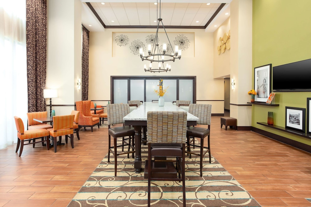 hampton inn and suites niles warren