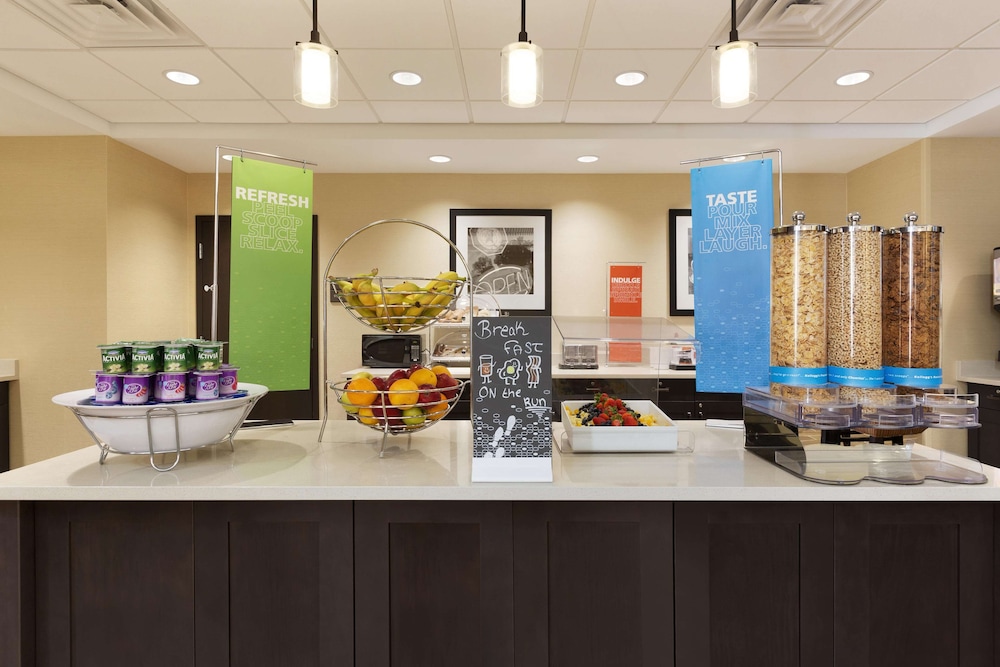 hampton inn and suites niles warren