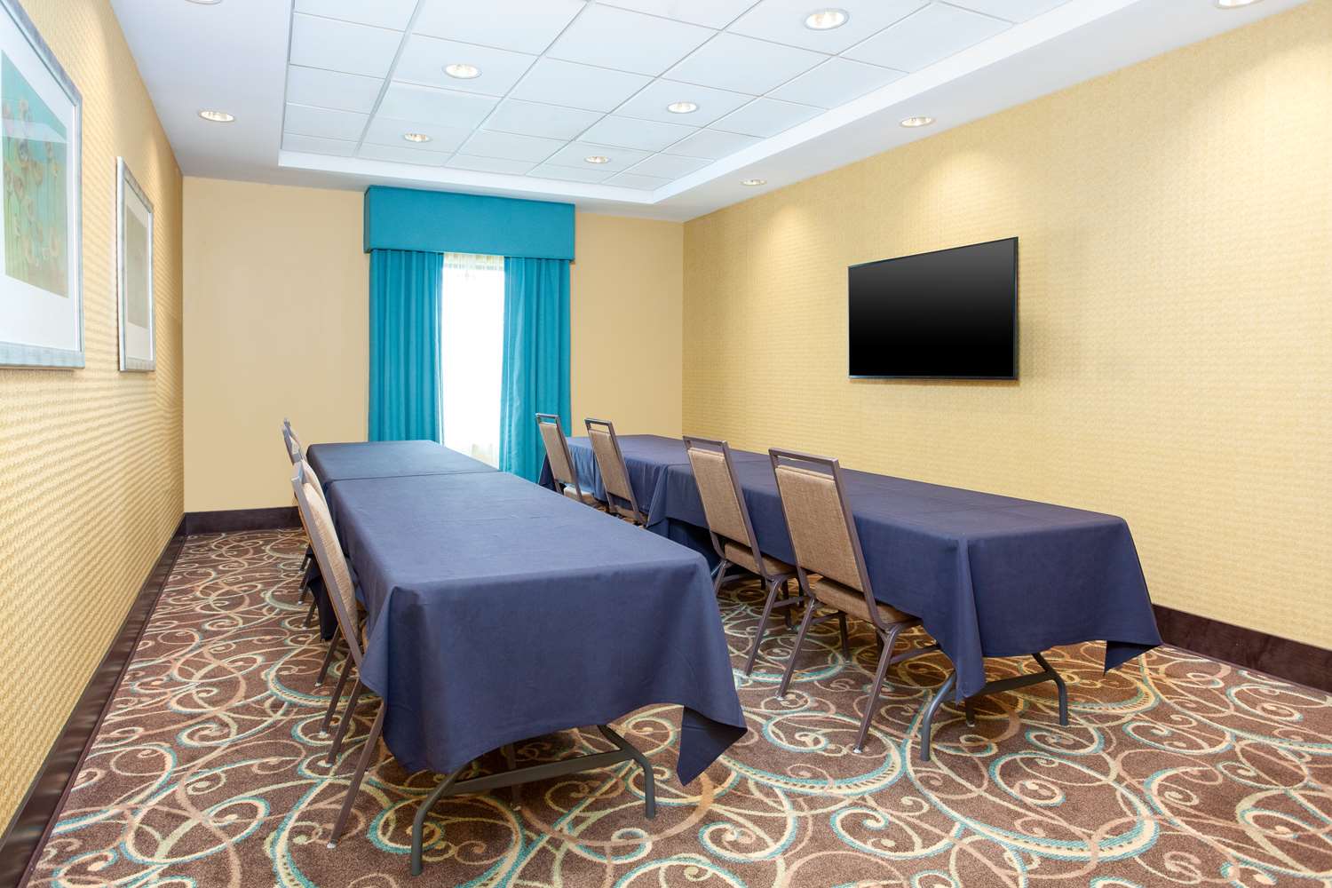 hampton inn and suites niles warren