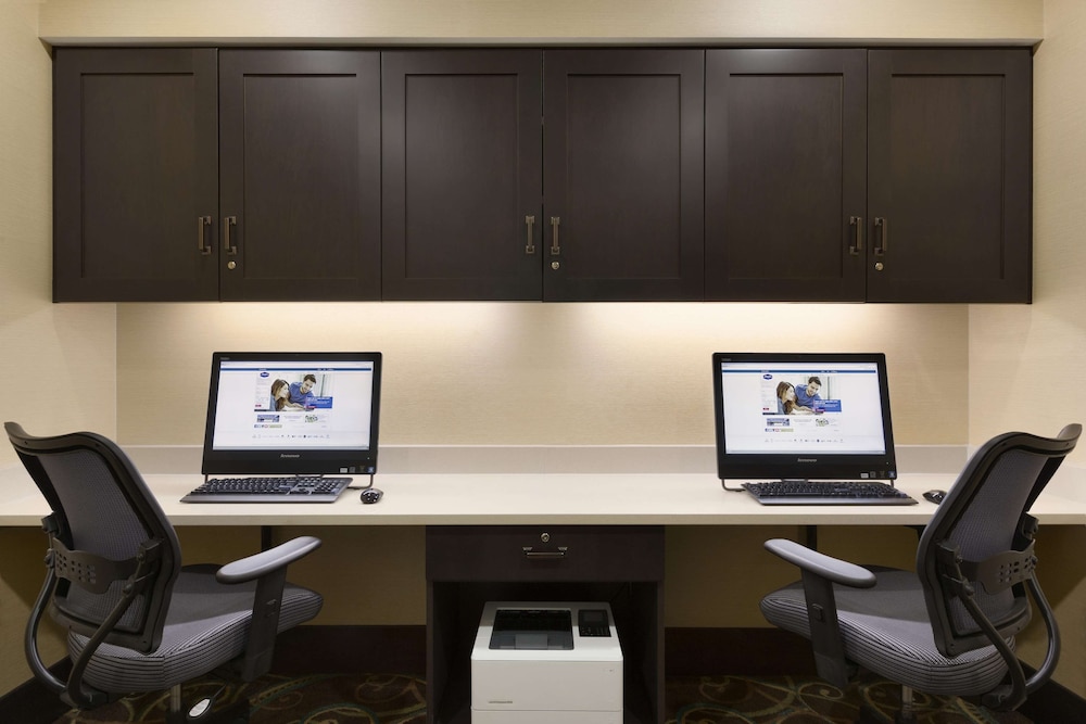 hampton inn and suites niles warren