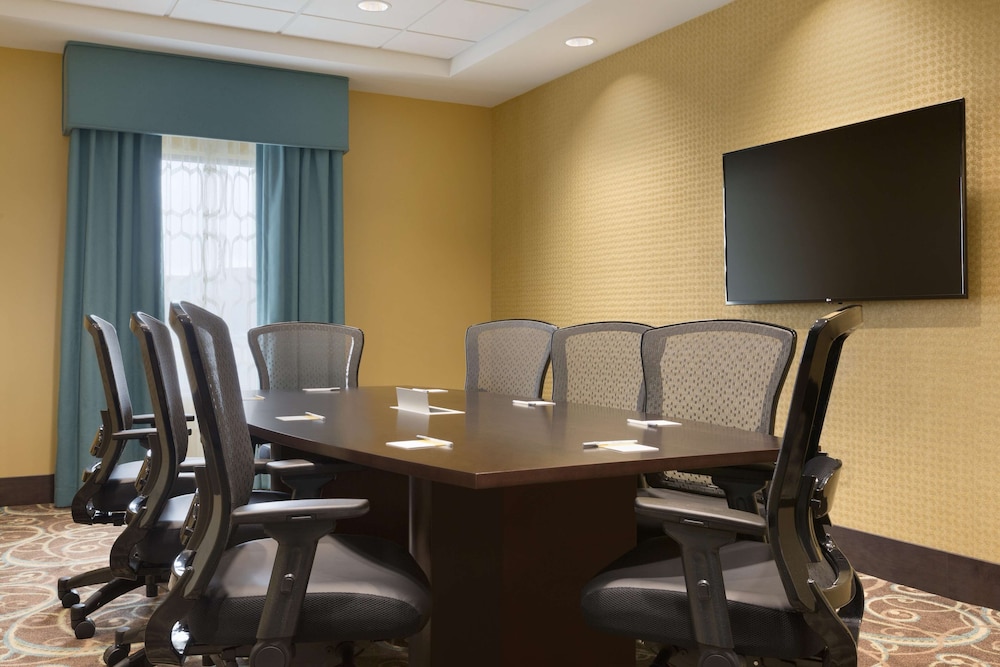 hampton inn and suites niles warren
