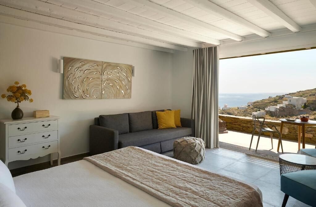 aeolis tinos suites