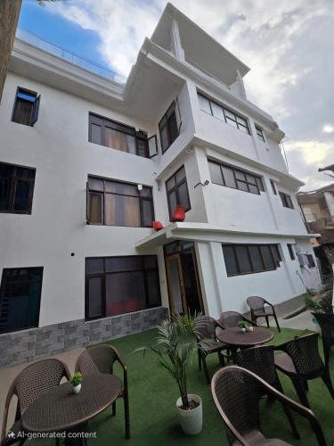 Hotel Royal Asia Palace,Badgam>>Srinagar,3 star