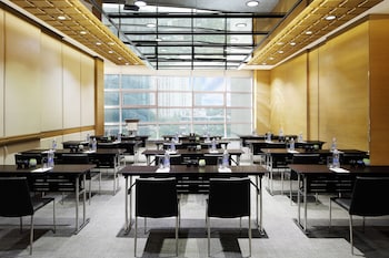 new world wuhan hotel
