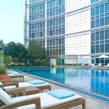 new world wuhan hotel