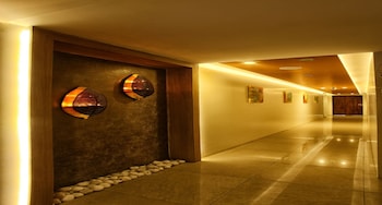 nidhivan sarovar portico