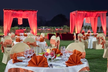 nidhivan sarovar portico