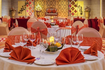 nidhivan sarovar portico
