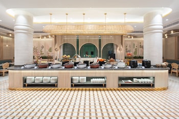 nidhivan sarovar portico