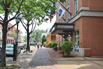 hampton inn alexandria old town king st metro