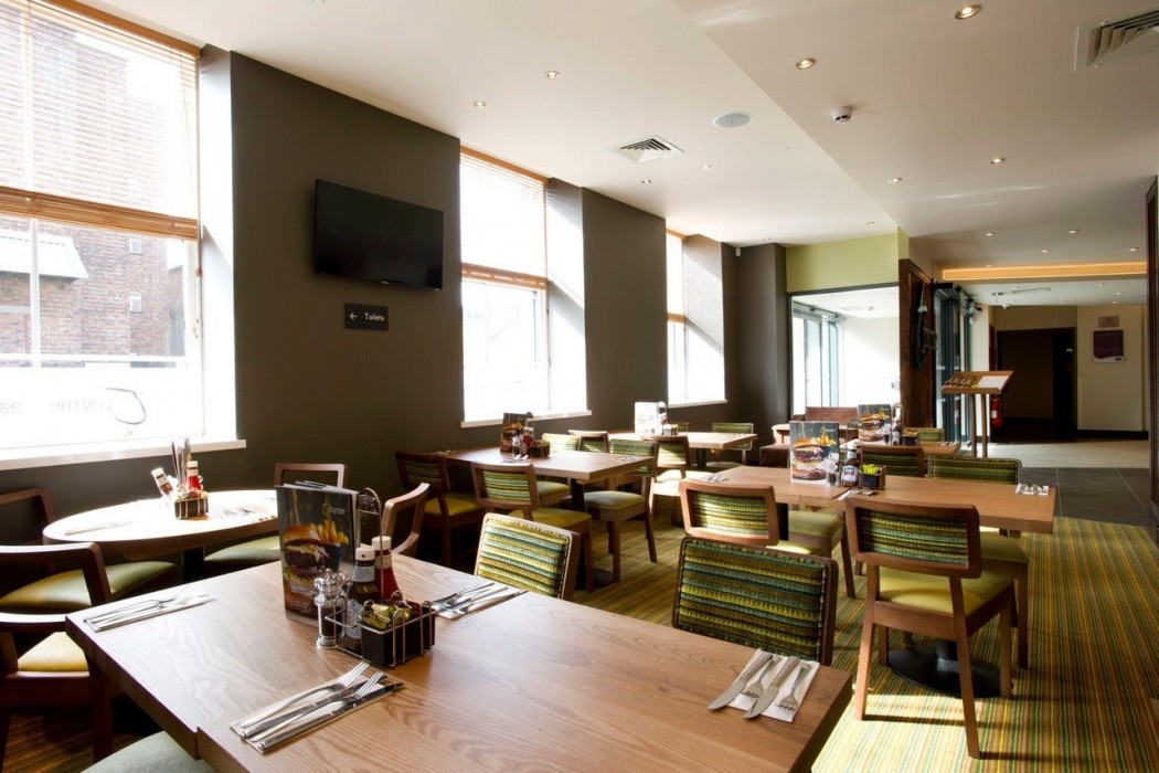 premier inn perth city centre