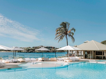 novotel sunshine coast resort