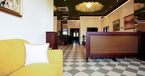alshorouq hotel apartments