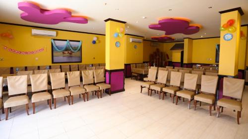 alshorouq hotel apartments