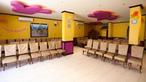 alshorouq hotel apartments
